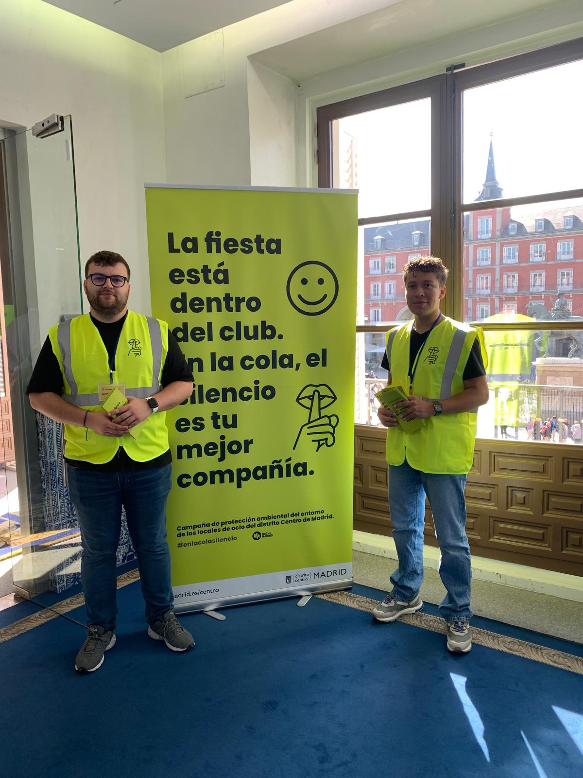 “EN LA COLA, EL SILENCIO ES TU MEJOR COMPAÑÍA”